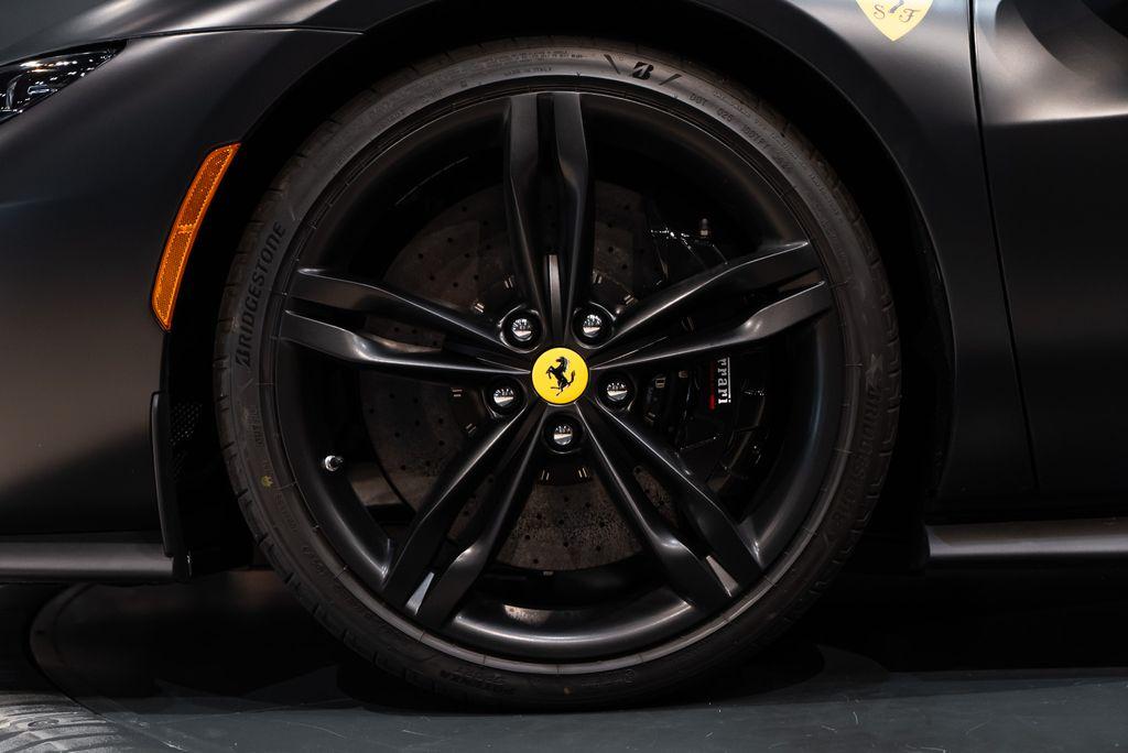 http://www.koenigseggchicago.com/galleria_images/71/71_p13_l.jpg