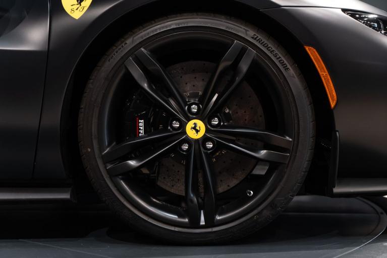 http://www.koenigseggchicago.com/galleria_images/71/71_p16_f.jpg