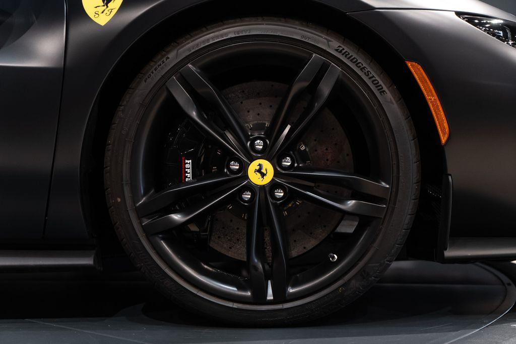 http://www.koenigseggchicago.com/galleria_images/71/71_p16_l.jpg