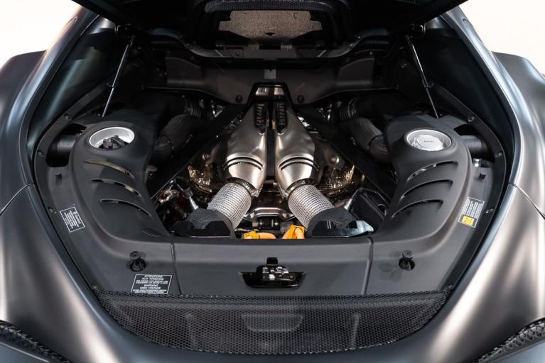 http://www.koenigseggchicago.com/galleria_images/71/71_p18_f.jpg