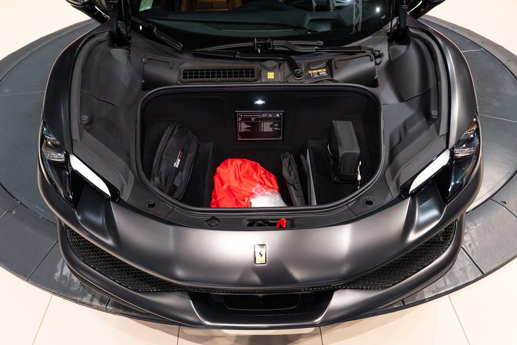 http://www.koenigseggchicago.com/galleria_images/71/71_p20_l.jpg