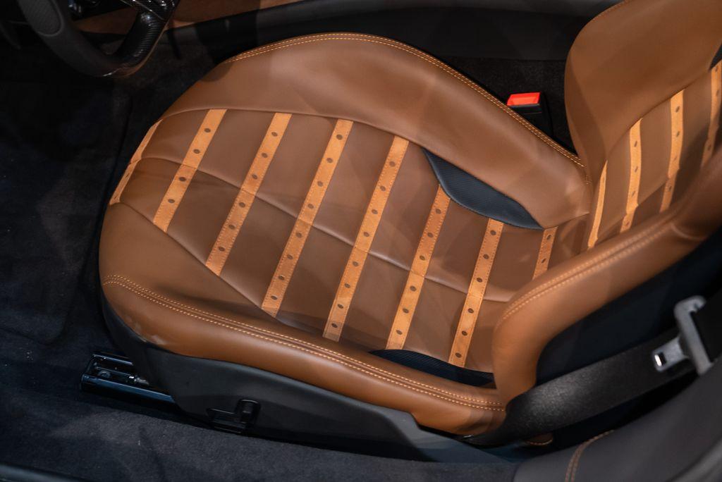http://www.koenigseggchicago.com/galleria_images/71/71_p24_l.jpg
