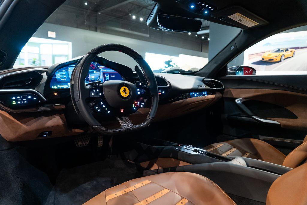 http://www.koenigseggchicago.com/galleria_images/71/71_p25_l.jpg