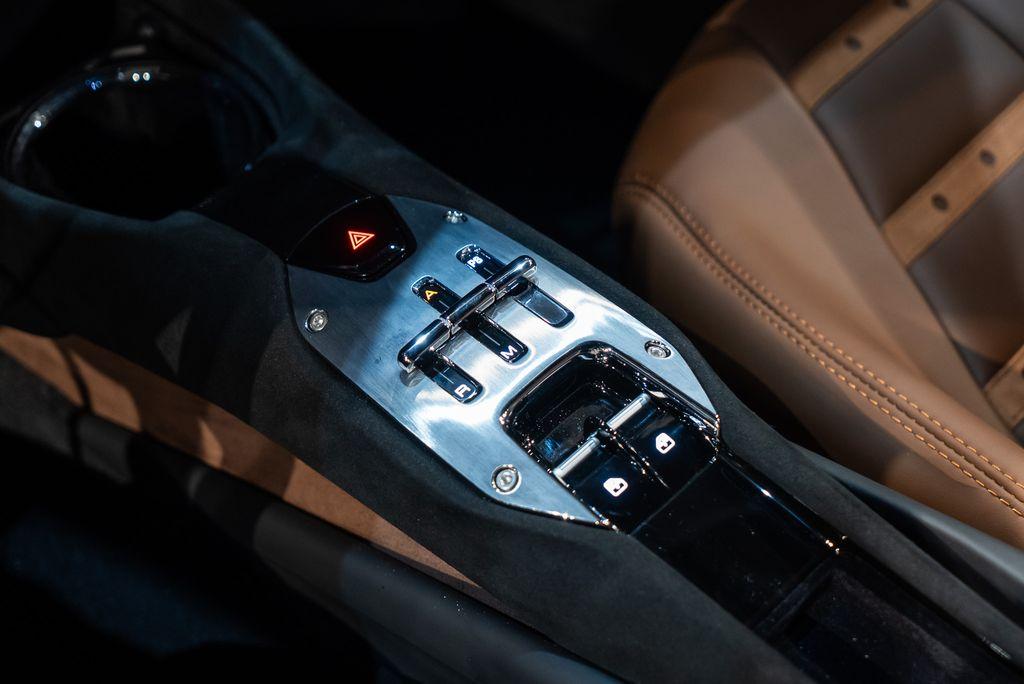 http://www.koenigseggchicago.com/galleria_images/71/71_p34_l.jpg