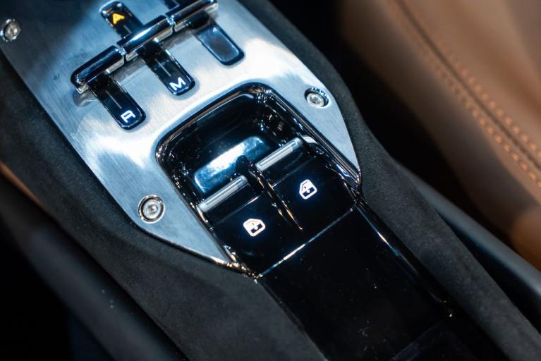 http://www.koenigseggchicago.com/galleria_images/71/71_p35_f.jpg