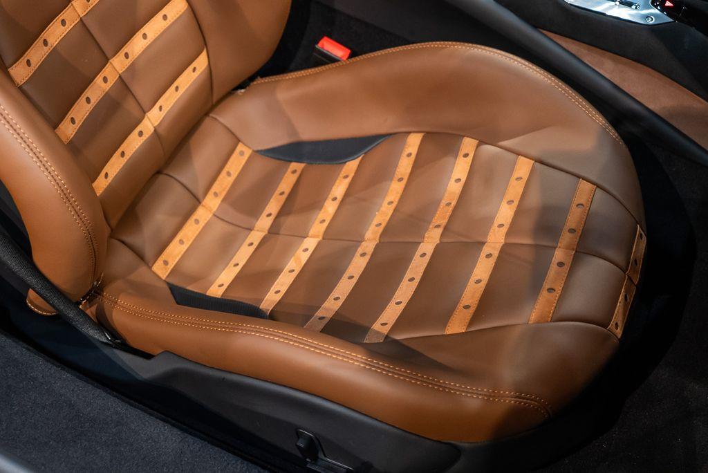 http://www.koenigseggchicago.com/galleria_images/71/71_p38_l.jpg