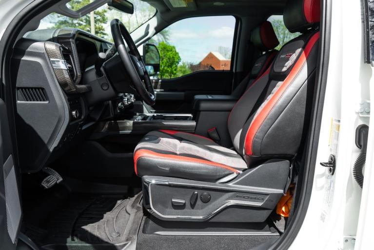 http://www.koenigseggchicago.com/galleria_images/74/74_p31_f.jpg