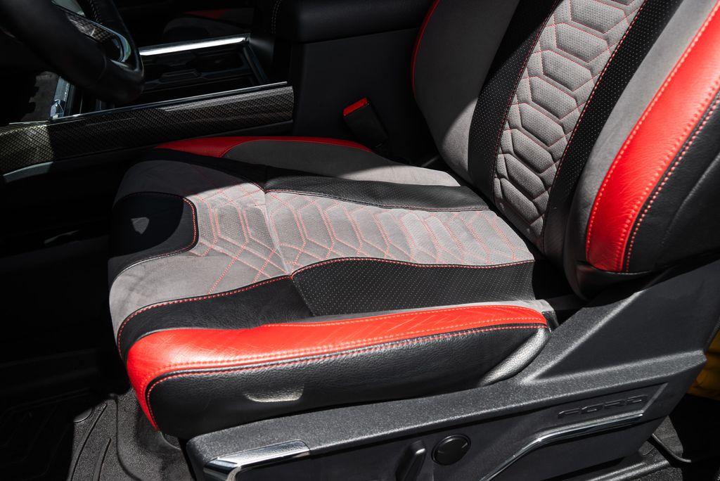 http://www.koenigseggchicago.com/galleria_images/74/74_p32_l.jpg