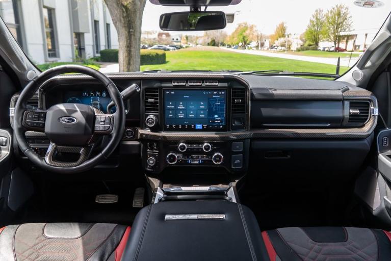 http://www.koenigseggchicago.com/galleria_images/74/74_p52_f.jpg