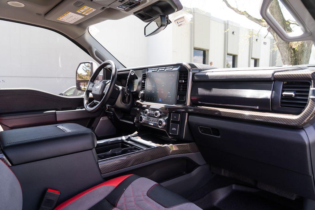 http://www.koenigseggchicago.com/galleria_images/74/74_p64_l.jpg