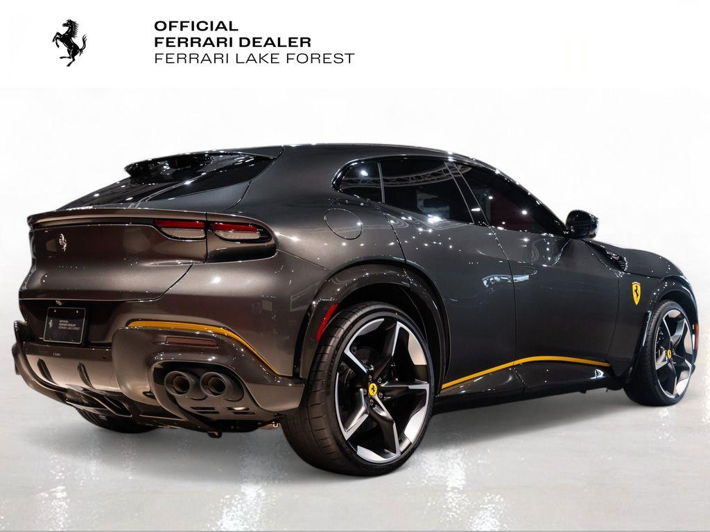 http://www.koenigseggchicago.com/galleria_images/76/76_p10_l.jpg