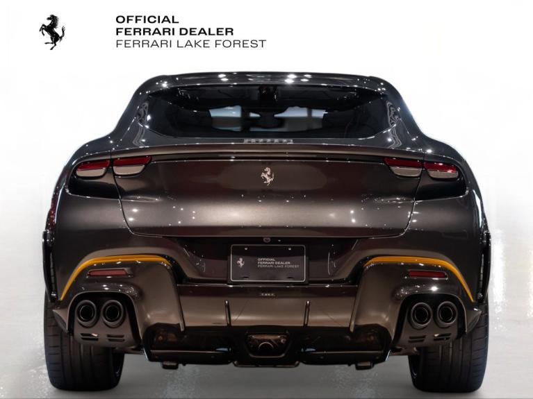 http://www.koenigseggchicago.com/galleria_images/76/76_p11_f.jpg