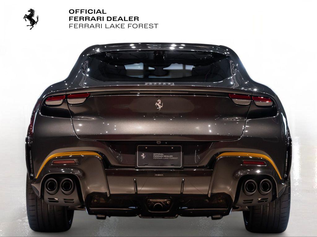 http://www.koenigseggchicago.com/galleria_images/76/76_p11_l.jpg