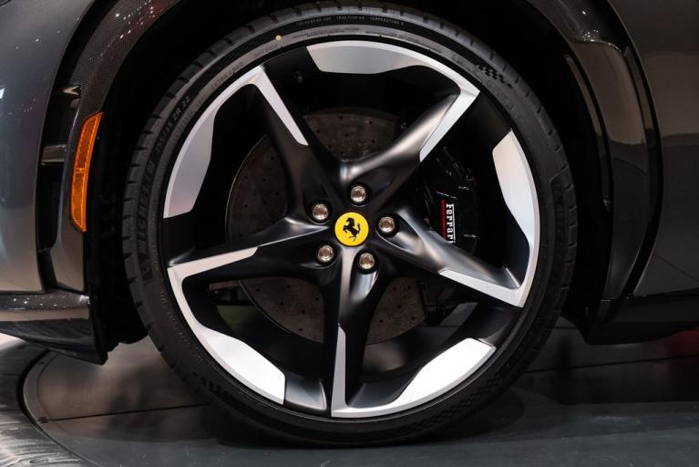 http://www.koenigseggchicago.com/galleria_images/76/76_p13_f.jpg