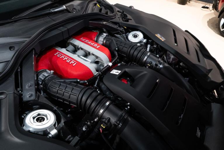 http://www.koenigseggchicago.com/galleria_images/76/76_p21_f.jpg