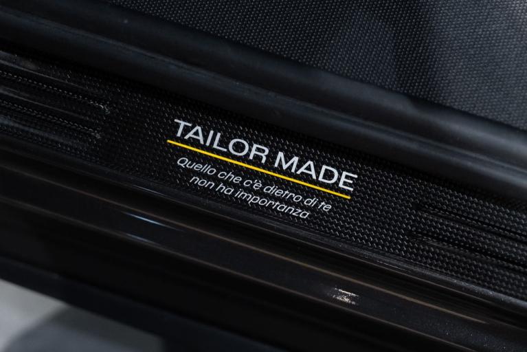 http://www.koenigseggchicago.com/galleria_images/76/76_p28_f.jpg