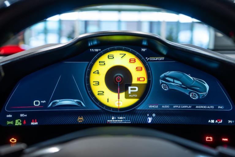 http://www.koenigseggchicago.com/galleria_images/76/76_p30_f.jpg