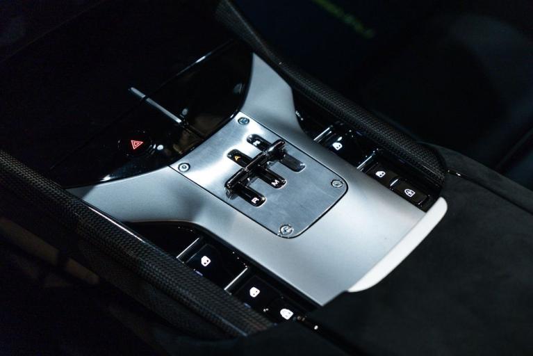 http://www.koenigseggchicago.com/galleria_images/76/76_p37_f.jpg
