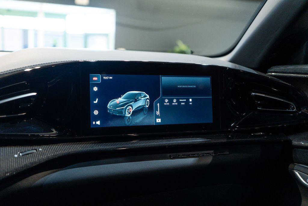 http://www.koenigseggchicago.com/galleria_images/76/76_p39_l.jpg