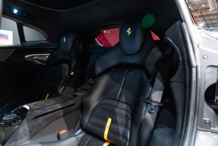 http://www.koenigseggchicago.com/galleria_images/76/76_p42_f.jpg