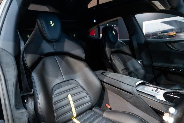 http://www.koenigseggchicago.com/galleria_images/76/76_p51_f.jpg