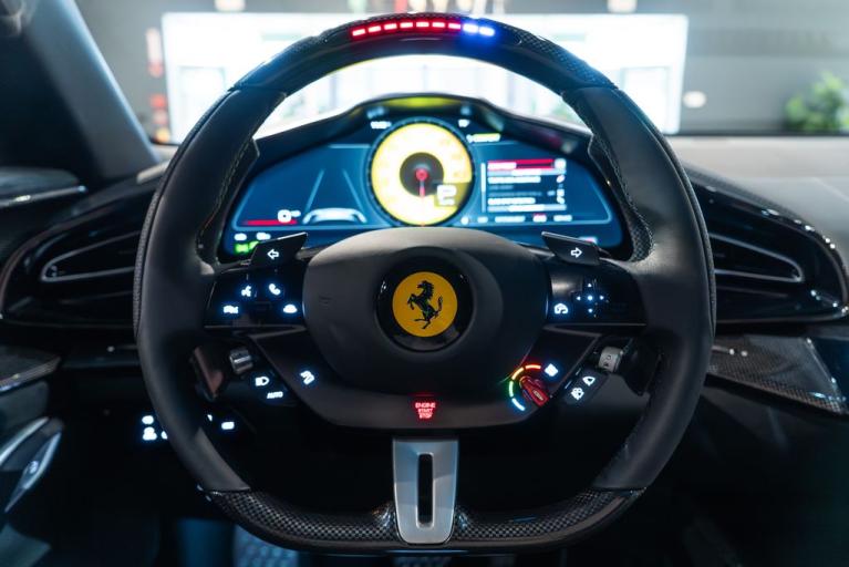 http://www.koenigseggchicago.com/galleria_images/76/76_p5_f.jpg