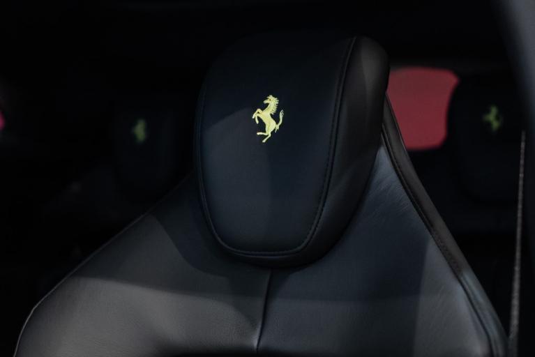 http://www.koenigseggchicago.com/galleria_images/76/76_p6_f.jpg