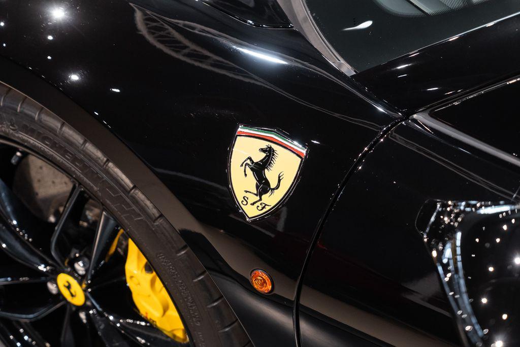 http://www.koenigseggchicago.com/galleria_images/77/77_p12_l.jpg