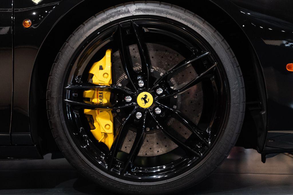 http://www.koenigseggchicago.com/galleria_images/77/77_p16_l.jpg
