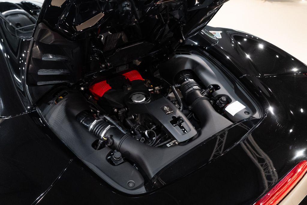 http://www.koenigseggchicago.com/galleria_images/77/77_p17_l.jpg
