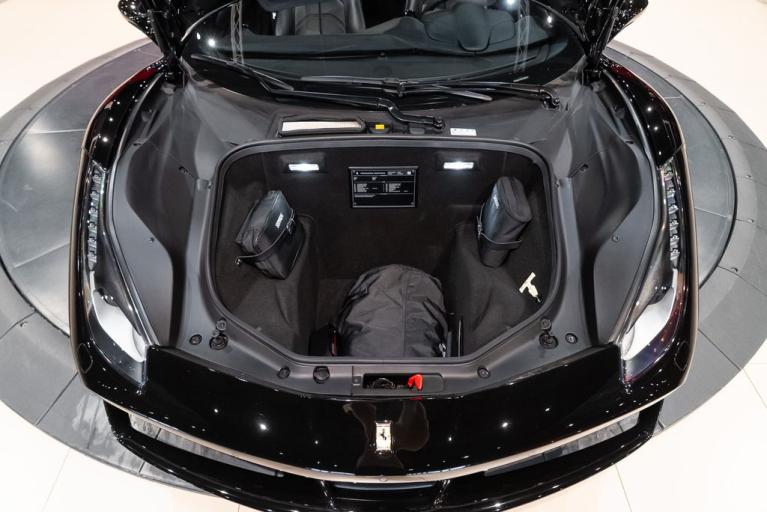 http://www.koenigseggchicago.com/galleria_images/77/77_p21_f.jpg
