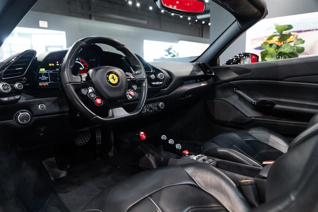 http://www.koenigseggchicago.com/galleria_images/77/77_p26_l.jpg