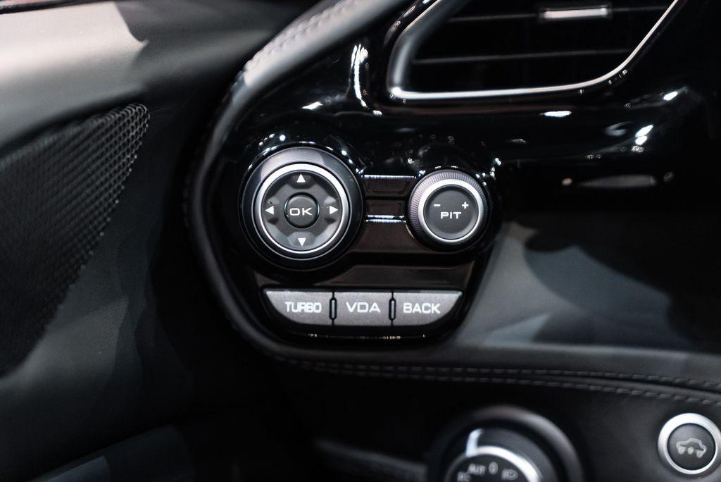 http://www.koenigseggchicago.com/galleria_images/77/77_p31_l.jpg