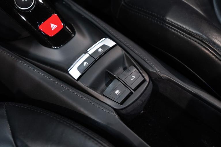 http://www.koenigseggchicago.com/galleria_images/77/77_p38_f.jpg