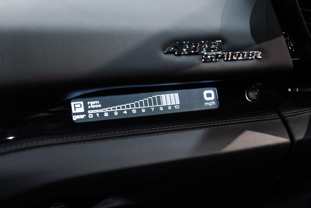 http://www.koenigseggchicago.com/galleria_images/77/77_p39_l.jpg