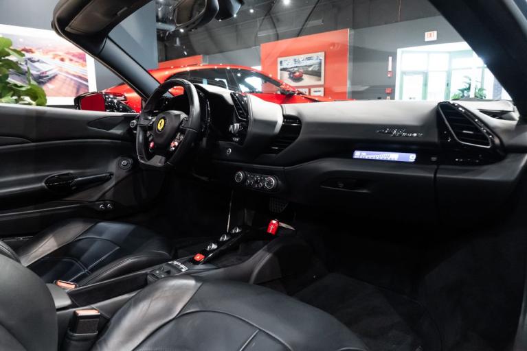 http://www.koenigseggchicago.com/galleria_images/77/77_p43_f.jpg