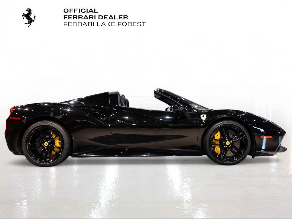 http://www.koenigseggchicago.com/galleria_images/77/77_p9_l.jpg