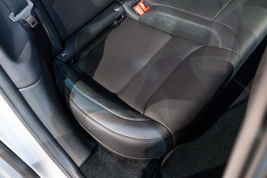 http://www.koenigseggchicago.com/galleria_images/78/78_p41_l.jpg