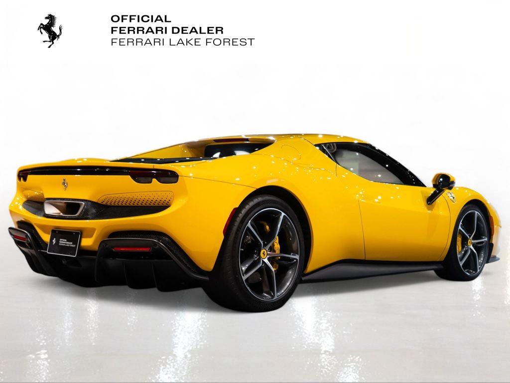 http://www.koenigseggchicago.com/galleria_images/79/79_p10_l.jpg