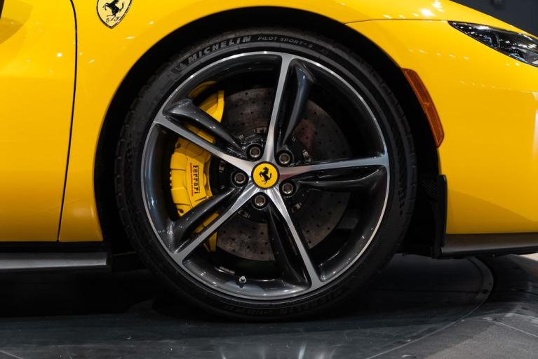 http://www.koenigseggchicago.com/galleria_images/79/79_p16_f.jpg