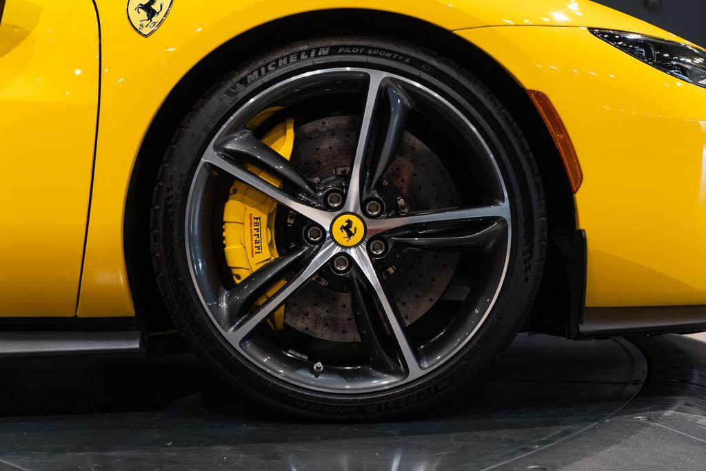 http://www.koenigseggchicago.com/galleria_images/79/79_p16_l.jpg