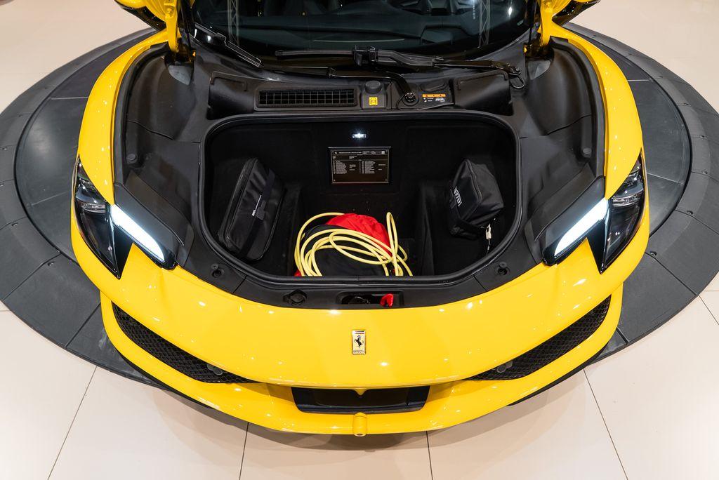http://www.koenigseggchicago.com/galleria_images/79/79_p20_l.jpg