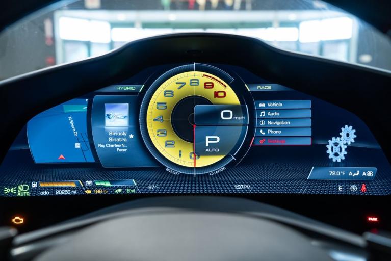 http://www.koenigseggchicago.com/galleria_images/79/79_p26_f.jpg