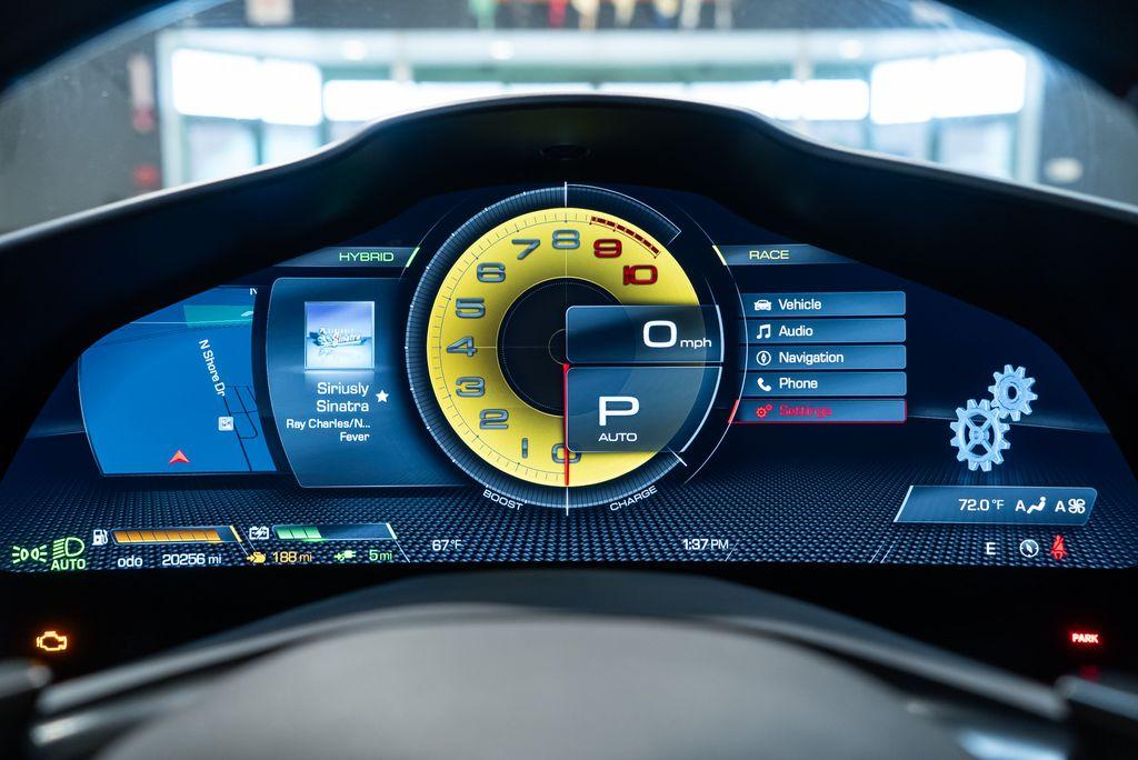 http://www.koenigseggchicago.com/galleria_images/79/79_p26_l.jpg