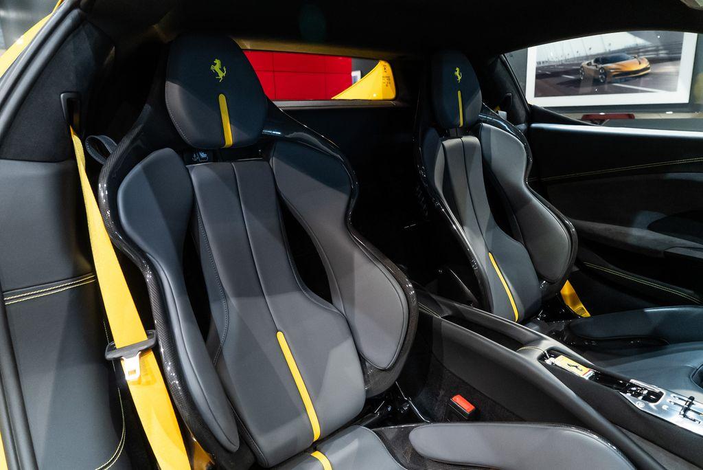 http://www.koenigseggchicago.com/galleria_images/79/79_p38_l.jpg