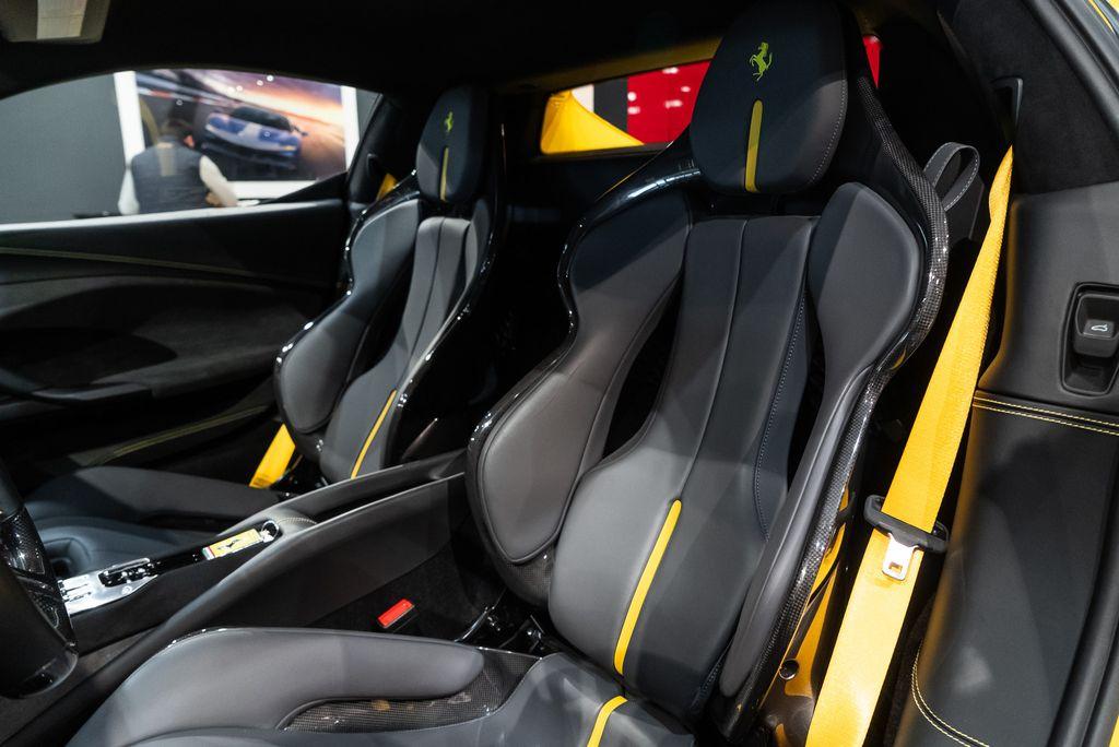 http://www.koenigseggchicago.com/galleria_images/79/79_p4_l.jpg