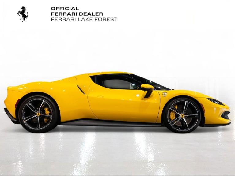 http://www.koenigseggchicago.com/galleria_images/79/79_p9_f.jpg