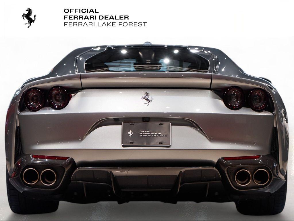 http://www.koenigseggchicago.com/galleria_images/80/80_p11_l.jpg