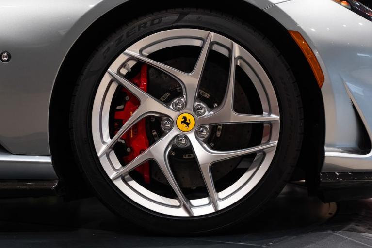 http://www.koenigseggchicago.com/galleria_images/80/80_p15_f.jpg