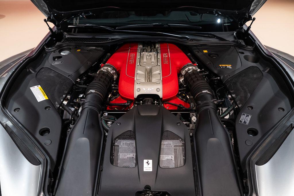 http://www.koenigseggchicago.com/galleria_images/80/80_p17_l.jpg